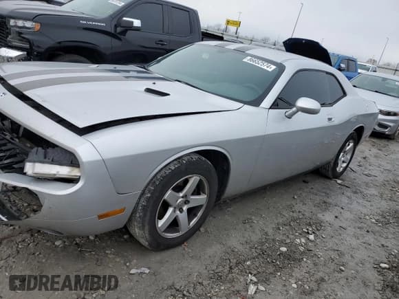 ✅ 2010 Dodge Challenger SE • VIN: 2B3CJ4DV4AH322761 • Lot: 86652574. Wystawiony na Copart z przebiegiem 142 726 mil. Bezpłatny archiwum sprzedaży aukcyjnych z USA i szczegółowy raport historii pojazdu na DreamBid. Zdjęcie 1.