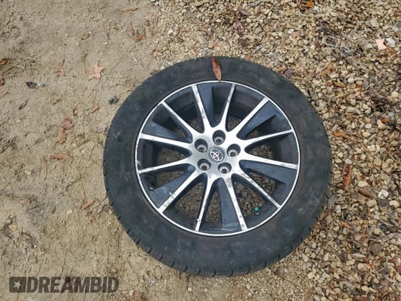 ✅ 2017 Toyota Highlander XLE • VIN: 5TDKZRFH2HS189808 • Lot: 94294175. Wystawiony na Copart z przebiegiem 106 238 mil. Bezpłatny archiwum sprzedaży aukcyjnych z USA i szczegółowy raport historii pojazdu na DreamBid. Zdjęcie 13.