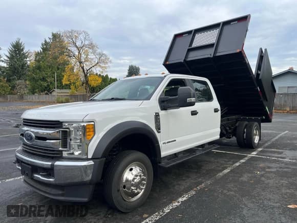 ✅ 2019 Ford F-550 XL • VIN: 1FD0W5HT2KEE29183 • Lot: 93128125. Wystawiony na Copart z przebiegiem 51 290 mil. Bezpłatny archiwum sprzedaży aukcyjnych z USA i szczegółowy raport historii pojazdu na DreamBid. Zdjęcie 12.