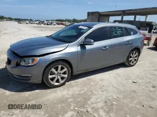 ✅ 2016 Volvo V60 T5 Drive-E Premier • VIN: YV140MEK5G1290205 • Lot: 47302894. Listed on Copart with 106,768 mi. Free auction sales archive from the USA and detailed vehicle history report at DreamBid. Image 1.