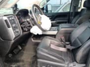 ✅ 2015 Chevrolet Silverado 2500HD LTZ • VIN: 1GC1KWE84FF180962 • Lot: 51786335. Wystawiony na Copart z przebiegiem 85 177 mil. Bezpłatny archiwum sprzedaży aukcyjnych z USA i szczegółowy raport historii pojazdu na DreamBid. Zdjęcie 7.