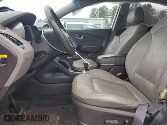 2015 Hyundai Tucson SE z VIN KM8JUCAG1FU116665, wystawiony jako Copart lot #81903383 z przebiegiem 93 188 mil mil oraz . Historia ofert i sprzedaży dostępna na DreamBid. Obrazek 7.