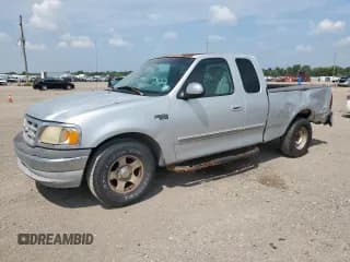 ✅ 2001 Ford F-150 XL • VIN: 1FTZX17271NB07728 • Lot: 69745895. Listed on Copart with 178,555 mi. Free auction sales archive from the USA and detailed vehicle history report at DreamBid. Image 1.