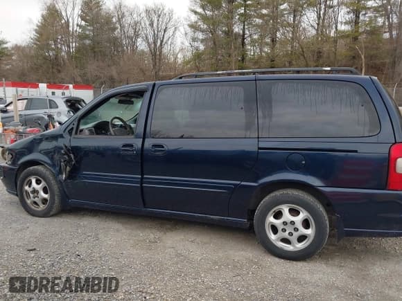 ✅ 2004 Oldsmobile Silhouette GL • VIN: 1GHDX03E04D117574 • Lot: 41726969. Wystawiony na IAAI z przebiegiem 199 917 mil. Bezpłatny archiwum sprzedaży aukcyjnych z USA i szczegółowy raport historii pojazdu na DreamBid. Zdjęcie 14.