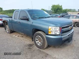 ✅ 2010 Chevrolet Silverado 1500 Work Truck • VIN: 1GCSKPE37AZ150909 • Lot: 42933130. Listed on IAAI with 209,128 mi. Free auction sales archive from the USA and detailed vehicle history report at DreamBid. Image 1.