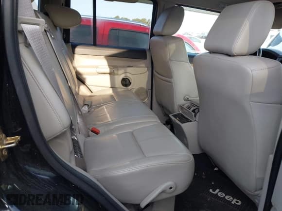 ✅ 2006 Jeep Commander Limited • VIN: 1J8HG58266C276460 • Lot: 41919899. Listed on IAAI with 216,785 mi. Free auction sales archive from the USA and detailed vehicle history report at DreamBid. Image 8.