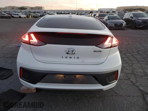✅ 2020 Hyundai Ioniq Limited • VIN: KMHC85LJ6LU060977 • Lot: 87921545. Wystawiony na Copart z przebiegiem 52 839 mil. Bezpłatny archiwum sprzedaży aukcyjnych z USA i szczegółowy raport historii pojazdu na DreamBid. Zdjęcie 6.