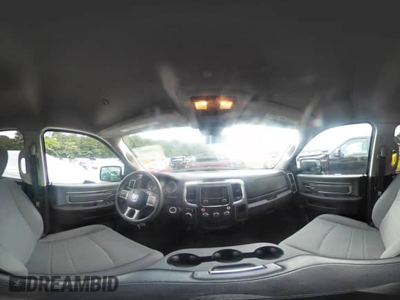 2024 Ram 1500 SLT z VIN 1C6RR6GG2RS135931, wystawiony jako IAAI lot #42509523 z przebiegiem 27 074 mil mil oraz . Historia ofert i sprzedaży dostępna na DreamBid. Obrazek 18.