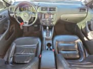 ✅ 2013 Volkswagen Jetta Hybrid • VIN: 3VW637AJ2DM287066 • Lot: 94932915. Wystawiony na Copart z przebiegiem 174 347 mil. Bezpłatny archiwum sprzedaży aukcyjnych z USA i szczegółowy raport historii pojazdu na DreamBid. Zdjęcie 8.