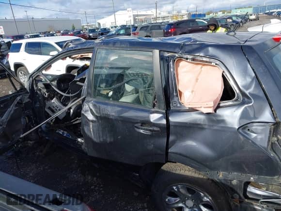 2014 Subaru Forester 2.5i with VIN JF2SJAACXEH413526, listed as a IAAI auction lot 43518240 with 173,866 mi miles and . Bid and sale history available at DreamBid. Image 16.