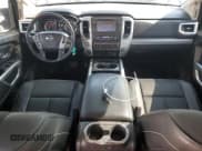 ✅ 2018 Nissan Titan Pro-4X • VIN: 1N6BA1F45JN528317 • Lot: 60898045. Wystawiony na Copart z przebiegiem 180 329 mil. Bezpłatny archiwum sprzedaży aukcyjnych z USA i szczegółowy raport historii pojazdu na DreamBid. Zdjęcie 8.