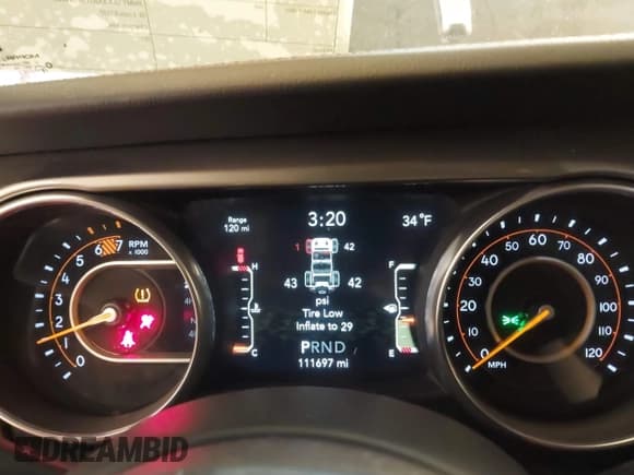 ✅ 2018 Jeep Wrangler Unlimited Sahara • VIN: 1C4HJXEN3JW254054 • Lot: 41724635. Listed on IAAI with 111,697 mi. Free auction sales archive from the USA and detailed vehicle history report at DreamBid. Image 7.