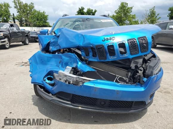 ✅ 2021 Jeep Cherokee Altitude • VIN: 1C4PJLLB0MD137481 • Лот: 64789175. Опубликован ранее на Copart с пробегом Не указан. Бесплатный доступ к архиву аукционных продаж из США и подробный отчёт об истории автомобиля на DreamBid. Изображение 5.