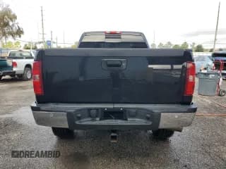 ✅ 2007 Chevrolet Silverado 2500HD LTZ • VIN: 1GCHK23637F518801 • Lot: 70293034. Wystawiony na Copart z przebiegiem 254 574 mil. Bezpłatny archiwum sprzedaży aukcyjnych z USA i szczegółowy raport historii pojazdu na DreamBid. Zdjęcie 6.