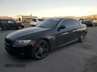 ✅ 2011 BMW 3 Series 335is • VIN: WBADX1C54BE569916 • Лот: 41829375. Опубликован ранее на Copart с пробегом 106 340 миль. Бесплатный доступ к архиву аукционных продаж из США и подробный отчёт об истории автомобиля на DreamBid. Изображение 1.