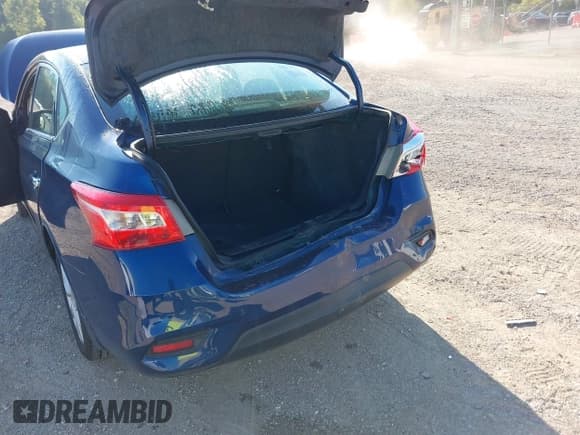 ✅ 2019 Nissan Sentra SV • VIN: 3N1AB7AP6KY242581 • Lot: 43247600. Listed on IAAI with 161,957 mi. Free auction sales archive from the USA and detailed vehicle history report at DreamBid. Image 6.