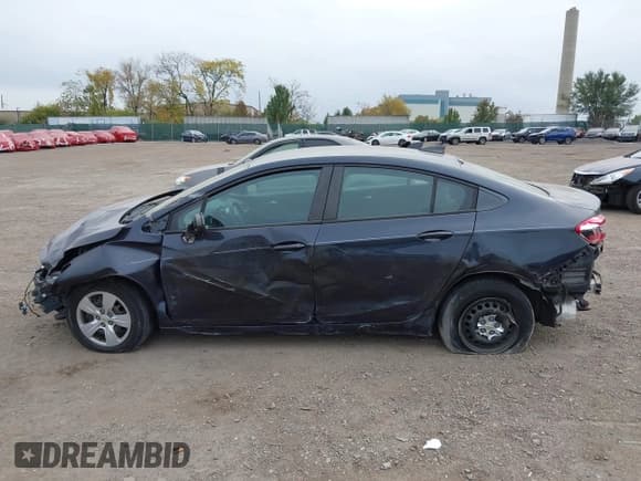 ✅ 2016 Chevrolet Cruze LS • VIN: 1G1BC5SM3G7262649 • Lot: 43556576. Listed on IAAI with 80,195 mi. Free auction sales archive from the USA and detailed vehicle history report at DreamBid. Image 15.