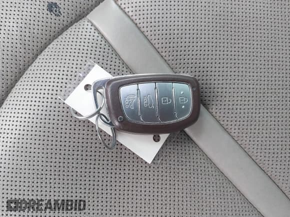 ✅ 2018 Hyundai Sonata SEL • VIN: 5NPE34AF8JH689796 • Лот: 43304888. Опубликован ранее на IAAI с пробегом 66 173 миль. Бесплатный доступ к архиву аукционных продаж из США и подробный отчёт об истории автомобиля на DreamBid. Изображение 11.