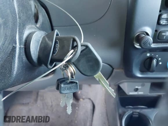 ✅ 2002 Ford Ranger XL • VIN: 1FTYR10U22PA25090 • Lot: 42680317. Wystawiony na IAAI z przebiegiem 174 906 mil. Bezpłatny archiwum sprzedaży aukcyjnych z USA i szczegółowy raport historii pojazdu na DreamBid. Zdjęcie 11.