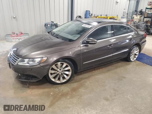 ✅ 2013 Volkswagen CC Executive • VIN: WVWGU7AN2DE530985 • Лот: 48501095. Опубликован ранее на Copart с пробегом Не указан. Бесплатный доступ к архиву аукционных продаж из США и подробный отчёт об истории автомобиля на DreamBid. Изображение 1.