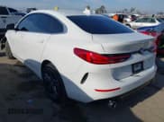 ✅ 2021 BMW 2 Series 228i • VIN: WBA53AK09M7H30650 • Lot: 42043390. Wystawiony na IAAI z przebiegiem 89 611 mil. Bezpłatny archiwum sprzedaży aukcyjnych z USA i szczegółowy raport historii pojazdu na DreamBid. Zdjęcie 3.