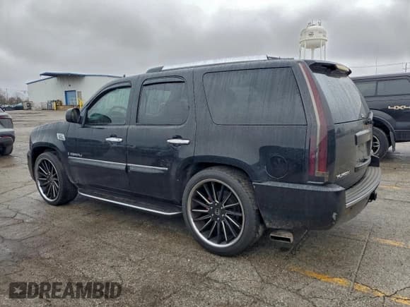 ✅ 2007 GMC Yukon Denali • VIN: 1GKFK63897J148035 • Lot: 94592295. Wystawiony na Copart z przebiegiem 207 657 mil. Bezpłatny archiwum sprzedaży aukcyjnych z USA i szczegółowy raport historii pojazdu na DreamBid. Zdjęcie 2.