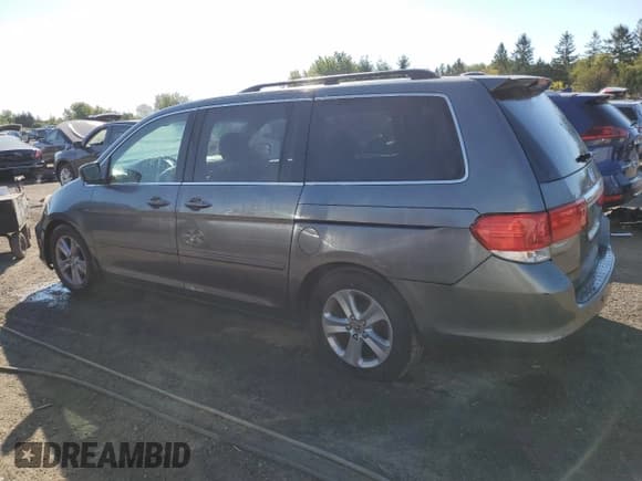 ✅ 2010 Honda Odyssey • VIN: 5FNRL3H85AB503066 • Lot: 71291495. Wystawiony na Copart z przebiegiem 210 841 mil. Bezpłatny archiwum sprzedaży aukcyjnych z USA i szczegółowy raport historii pojazdu na DreamBid. Zdjęcie 2.