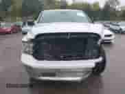 2016 Ram 1500 Tradesman z VIN 3C6JR6DT8GG257406, wystawiony jako IAAI lot #43430639 z przebiegiem 88 663 mil mil oraz . Historia ofert i sprzedaży dostępna na DreamBid. Obrazek 13.