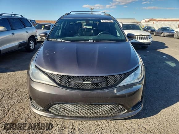 ✅ 2018 Chrysler Pacifica Touring L • VIN: 2C4RC1BG9JR157354 • Лот: 87260765. Опубликован ранее на Copart с пробегом 139 005 миль. Бесплатный доступ к архиву аукционных продаж из США и подробный отчёт об истории автомобиля на DreamBid. Изображение 5.