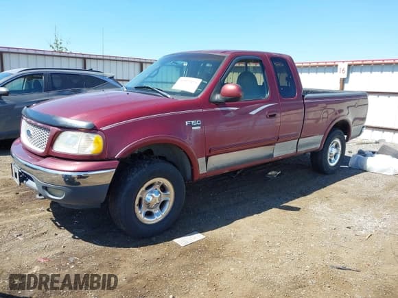 ✅ 1999 Ford F-150 • VIN: 1FTRX18W9XKA77739 • Lot: 42973425. Wystawiony na IAAI z przebiegiem Nie podano. Bezpłatny archiwum sprzedaży aukcyjnych z USA i szczegółowy raport historii pojazdu na DreamBid. Zdjęcie 2.