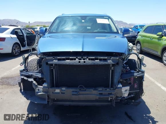 ✅ 2019 Bentley Bentayga V8 • VIN: SJAAM2ZVXKC026160 • Лот: 42131132. Опубликован ранее на IAAI с пробегом 38 512 миль. Бесплатный доступ к архиву аукционных продаж из США и подробный отчёт об истории автомобиля на DreamBid. Изображение 6.