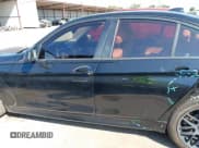 ✅ 2017 BMW 3 Series 320i • VIN: WBA8E1G53HNU15269 • Lot: 43263079. Wystawiony na IAAI z przebiegiem 166 658 mil. Bezpłatny archiwum sprzedaży aukcyjnych z USA i szczegółowy raport historii pojazdu na DreamBid. Zdjęcie 13.