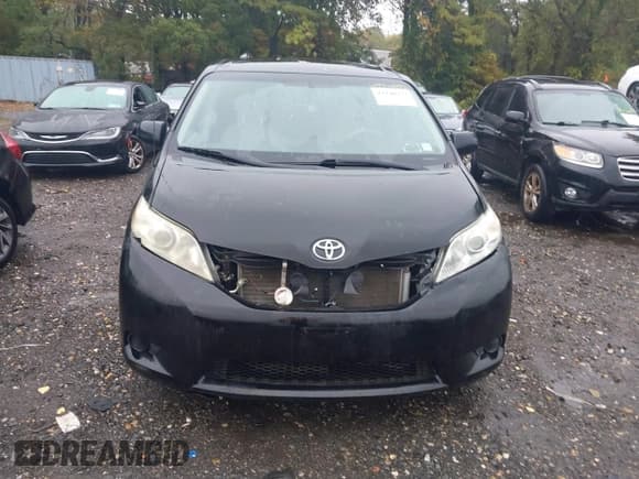 ✅ 2012 Toyota Sienna LE AAS • VIN: 5TDKK3DC0CS277578 • Lot: 43340372. Wystawiony na IAAI z przebiegiem 257 614 mil. Bezpłatny archiwum sprzedaży aukcyjnych z USA i szczegółowy raport historii pojazdu na DreamBid. Zdjęcie 12.