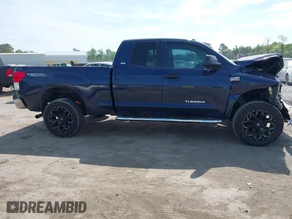 ✅ 2010 Toyota Tundra • VIN: 5TFRY5F18AX086292 • Lot: 42112200. Listed on IAAI with 306,701 mi. Free auction sales archive from the USA and detailed vehicle history report at DreamBid. Image 13.