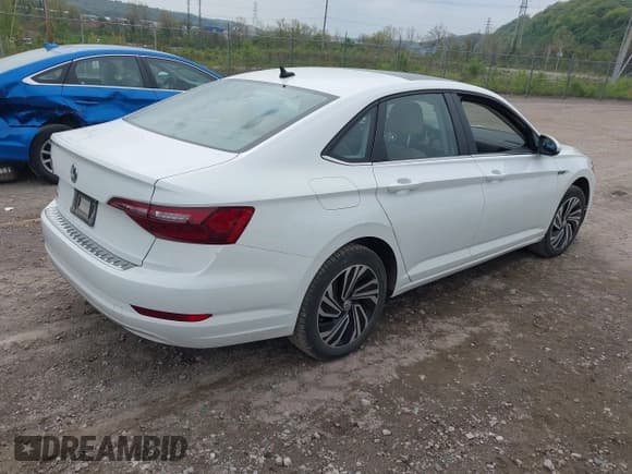 ✅ 2020 Volkswagen Jetta SEL • VIN: 3VWEB7BU3LM073029 • Lot: 42168239. Listed on IAAI with 59,395 mi. Free auction sales archive from the USA and detailed vehicle history report at DreamBid. Image 4.