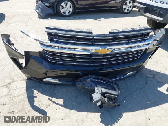 ✅ 2021 Chevrolet Suburban LT • VIN: 1GNSKCKD9MR263360 • Lot: 42205517. Wystawiony na IAAI z przebiegiem 127 733 mil. Bezpłatny archiwum sprzedaży aukcyjnych z USA i szczegółowy raport historii pojazdu na DreamBid. Zdjęcie 12.