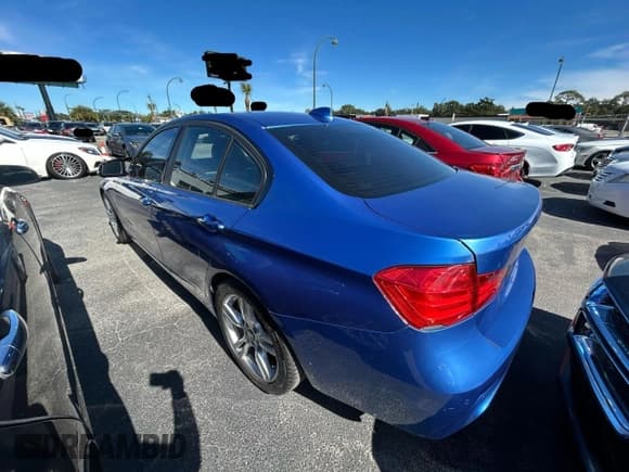✅ 2014 BMW 3 Series 335i • VIN: WBA3A9C55EF479247 • Lot: 92727385. Listed on Copart with 102,436 mi. Free auction sales archive from the USA and detailed vehicle history report at DreamBid. Image 3.