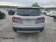 ✅ 2019 Honda Pilot EX-L • VIN: 5FNYF6H58KB019503 • Lot: 82367945. Listed on Copart with 102,579 mi. Free auction sales archive from the USA and detailed vehicle history report at DreamBid. Image 6.