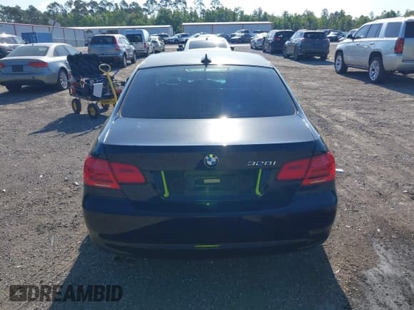 ✅ 2013 BMW 3 Series 328i xDrive • VIN: WBAKF5C51DJ297708 • Lot: 41736962. Wystawiony na IAAI z przebiegiem 113 064 mil. Bezpłatny archiwum sprzedaży aukcyjnych z USA i szczegółowy raport historii pojazdu na DreamBid. Zdjęcie 15.