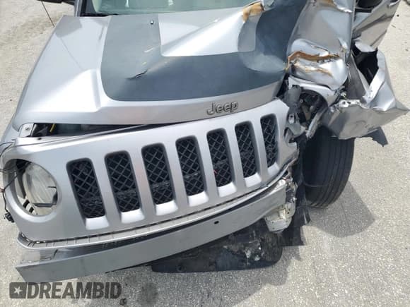 ✅ 2017 Jeep Patriot Sport SE • VIN: 1C4NJPBA3HD202949 • Lot: 63183925. Wystawiony na Copart z przebiegiem Nie podano. Bezpłatny archiwum sprzedaży aukcyjnych z USA i szczegółowy raport historii pojazdu na DreamBid. Zdjęcie 12.