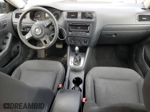 ✅ 2013 Volkswagen Jetta S • VIN: 3VW2K7AJ8DM446416 • Лот: 56313725. Опубликован ранее на Copart с пробегом 216 926 миль. Бесплатный доступ к архиву аукционных продаж из США и подробный отчёт об истории автомобиля на DreamBid. Изображение 8.