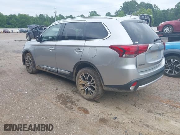 ✅ 2018 Mitsubishi Outlander SE • VIN: JA4AD3A35JZ007942 • Lot: 42275943. Wystawiony na IAAI z przebiegiem 167 550 mil. Bezpłatny archiwum sprzedaży aukcyjnych z USA i szczegółowy raport historii pojazdu na DreamBid. Zdjęcie 3.