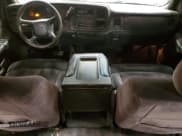 ✅ 2001 Chevrolet Silverado 2500HD • VIN: 1GCHK23121F128459 • Lot: 60525805. Wystawiony na Copart z przebiegiem Nie podano. Bezpłatny archiwum sprzedaży aukcyjnych z USA i szczegółowy raport historii pojazdu na DreamBid. Zdjęcie 8.