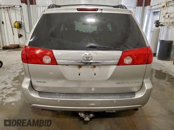 ✅ 2010 Toyota Sienna XLE • VIN: 5TDYK4CC3AS314461 • Lot: 93395775. Listed on Copart with 217,250 mi. Free auction sales archive from the USA and detailed vehicle history report at DreamBid. Image 6.