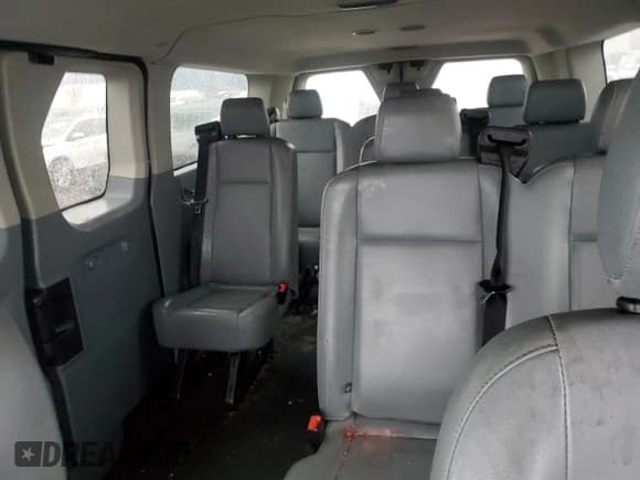 ✅ 2016 Ford Transit XL • VIN: 1FMZK1ZM2GKA87925 • Lot: 89156715. Wystawiony na Copart z przebiegiem 198 108 mil. Bezpłatny archiwum sprzedaży aukcyjnych z USA i szczegółowy raport historii pojazdu na DreamBid. Zdjęcie 10.