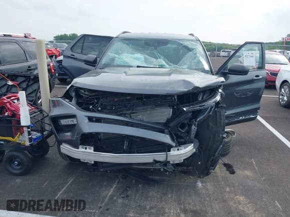 ✅ 2024 Ford Explorer XLT • VIN: 1FMSK7DH6RGA86877 • Lot: 42273669. Wystawiony na IAAI z przebiegiem 32 234 mil. Bezpłatny archiwum sprzedaży aukcyjnych z USA i szczegółowy raport historii pojazdu na DreamBid. Zdjęcie 6.