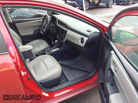 ✅ 2017 Toyota Corolla SE • VIN: 2T1BURHE8HC824962 • Lot: 43482319. Wystawiony na IAAI z przebiegiem 105 728 mil. Bezpłatny archiwum sprzedaży aukcyjnych z USA i szczegółowy raport historii pojazdu na DreamBid. Zdjęcie 5.