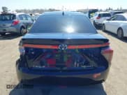 ✅ 2017 Toyota Mirai • VIN: JTDBVRBD6HA002517 • Lot: 43397460. Wystawiony na IAAI z przebiegiem 65 619 mil. Bezpłatny archiwum sprzedaży aukcyjnych z USA i szczegółowy raport historii pojazdu na DreamBid. Zdjęcie 16.