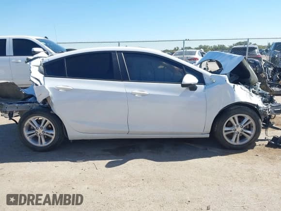 ✅ 2019 Chevrolet Cruze LS • VIN: 1G1BC5SM6K7123320 • Лот: 43502283. Опубликован ранее на IAAI с пробегом 118 144 миль. Бесплатный доступ к архиву аукционных продаж из США и подробный отчёт об истории автомобиля на DreamBid. Изображение 13.