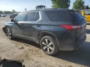 ✅ 2019 Chevrolet Traverse LT • VIN: 1GNEVHKW5KJ166154 • Lot: 62005525. Wystawiony na Copart z przebiegiem 140 961 mil. Bezpłatny archiwum sprzedaży aukcyjnych z USA i szczegółowy raport historii pojazdu na DreamBid. Zdjęcie 2.